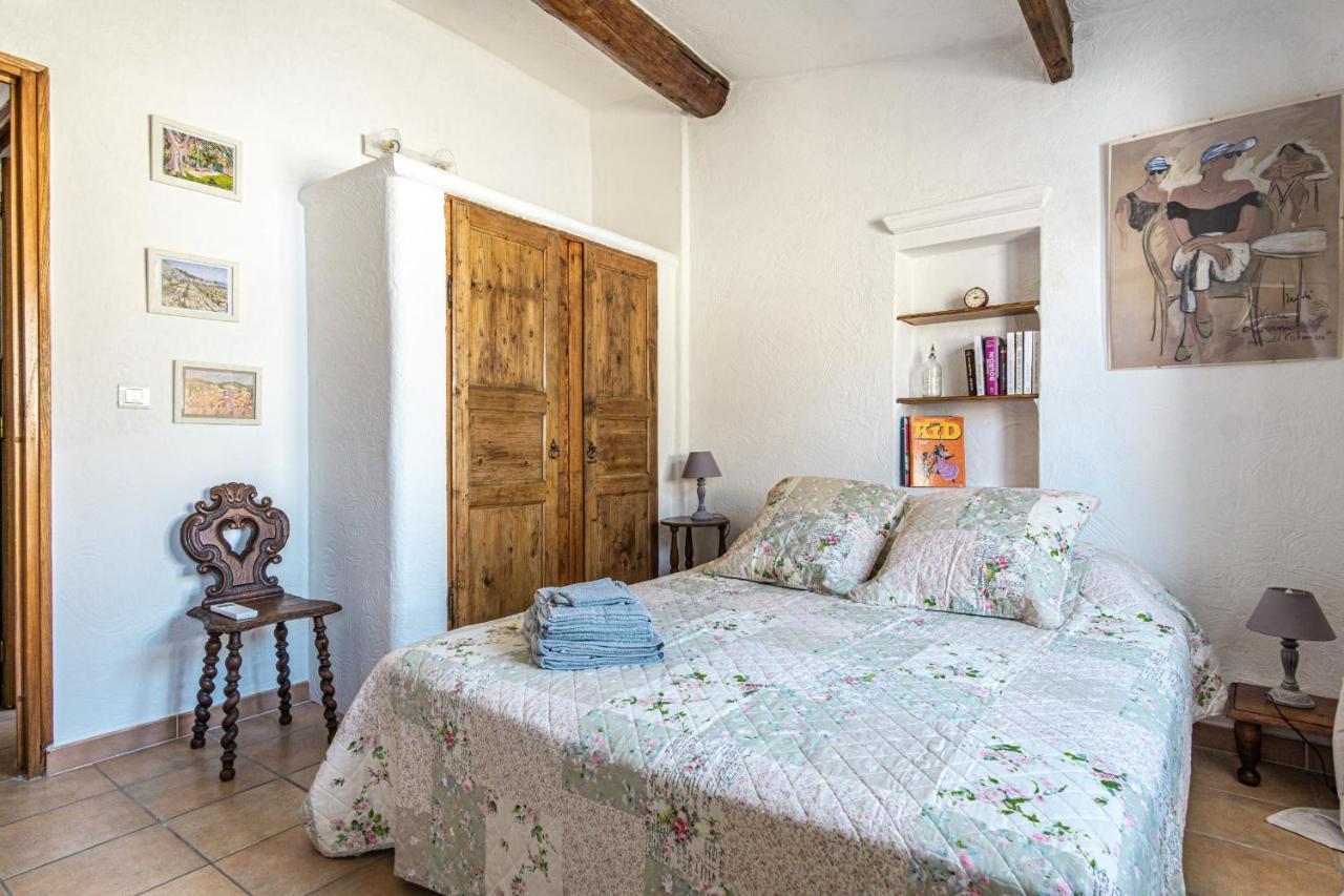 Maison De Village Au Coeur De リル・シュル・ラ・ソルギュ エクステリア 写真